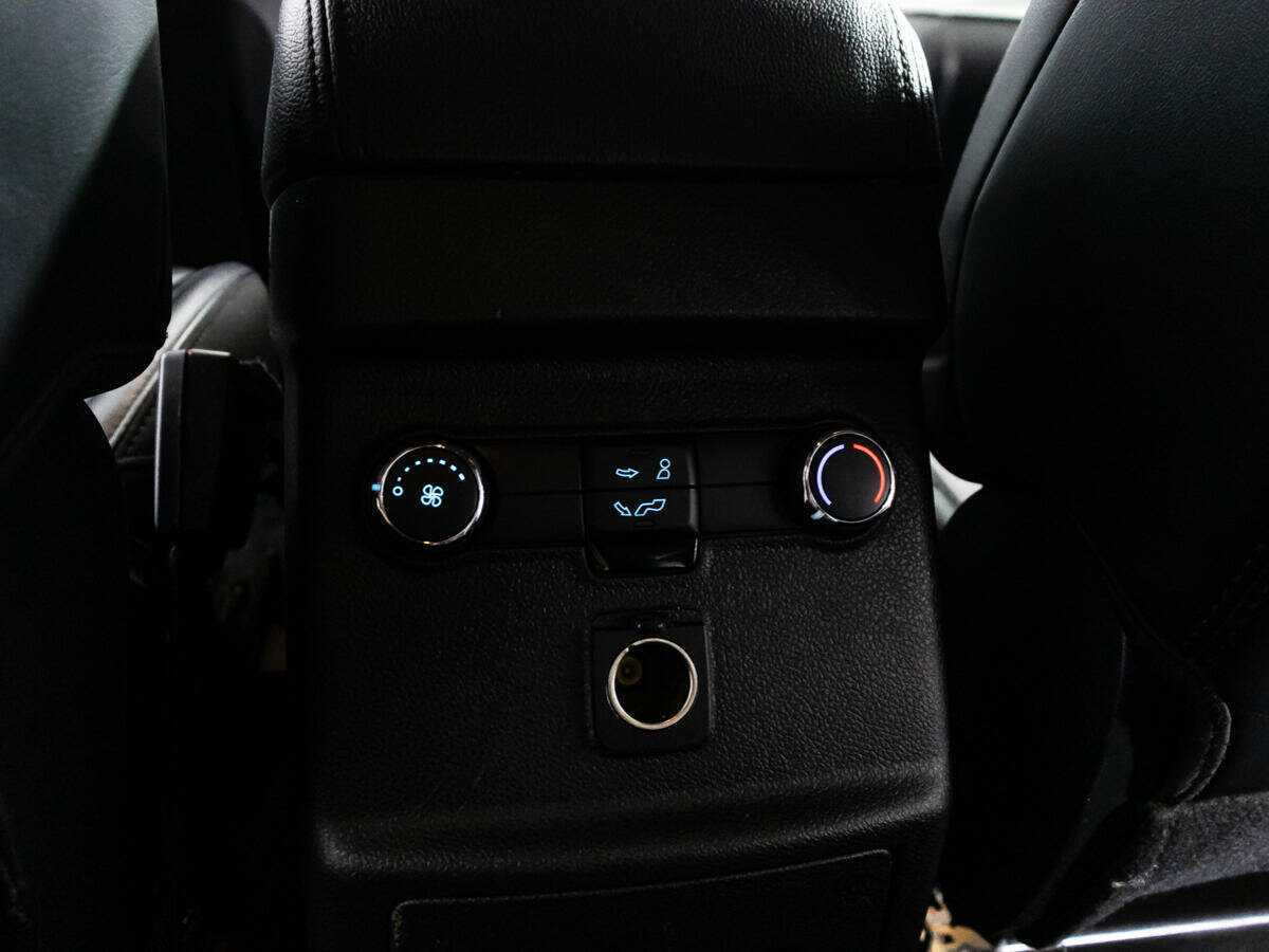 Ford Explorer, 2019 Фото №24