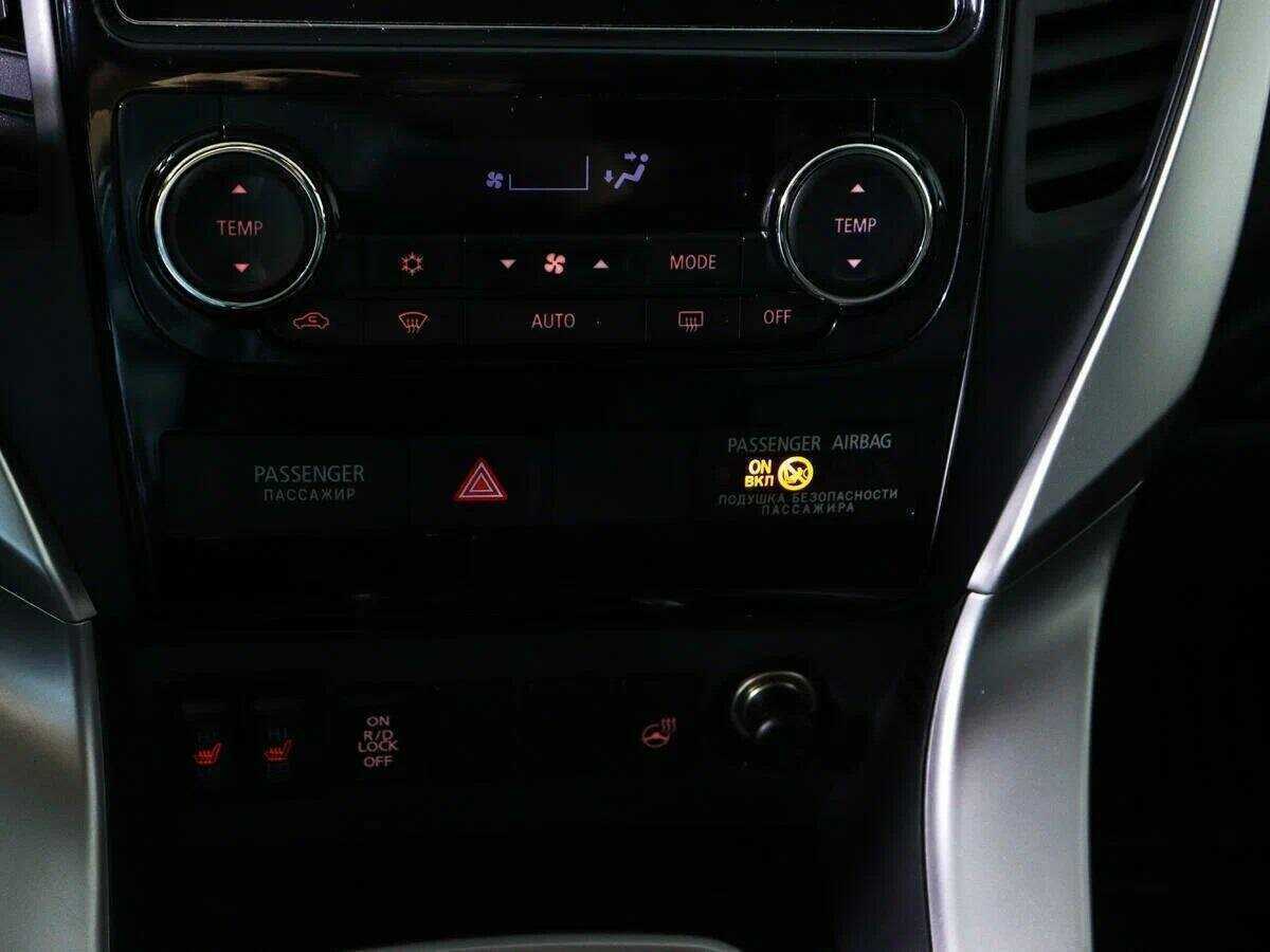 Mitsubishi Pajero Sport, 2017 Фото №16