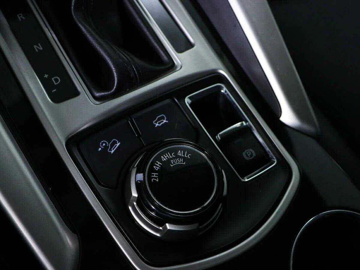 Mitsubishi Pajero Sport, 2017 Фото №18