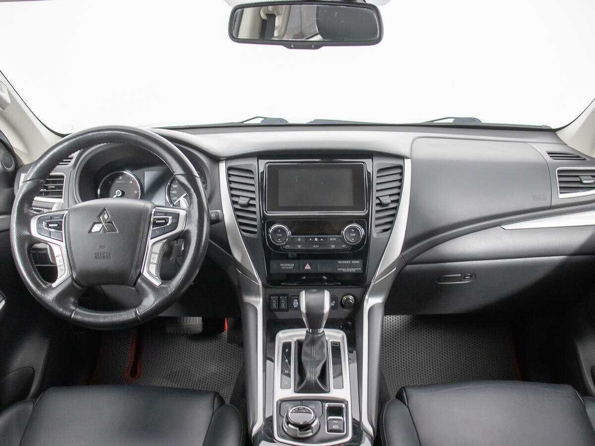 Mitsubishi Pajero Sport, 2018 Фото №13