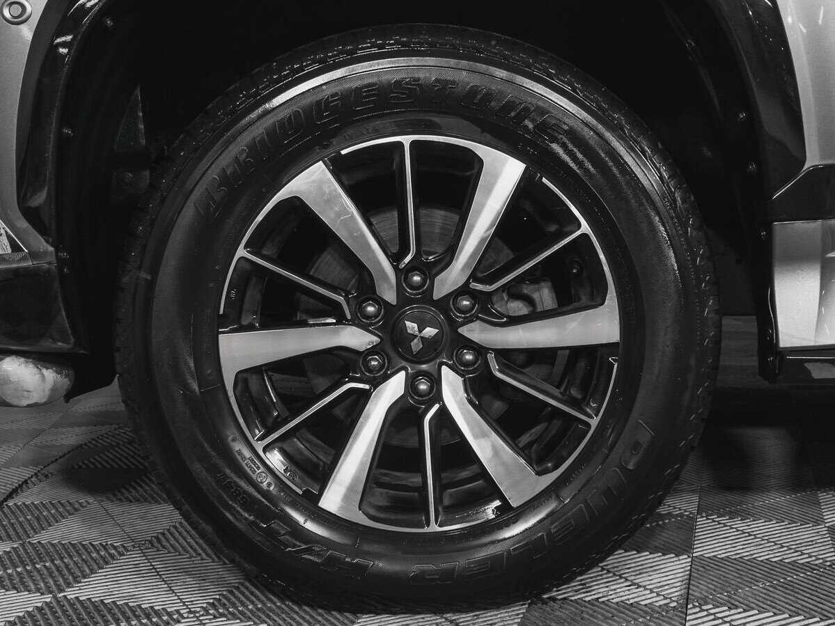 Mitsubishi Pajero Sport, 2016 Фото №17