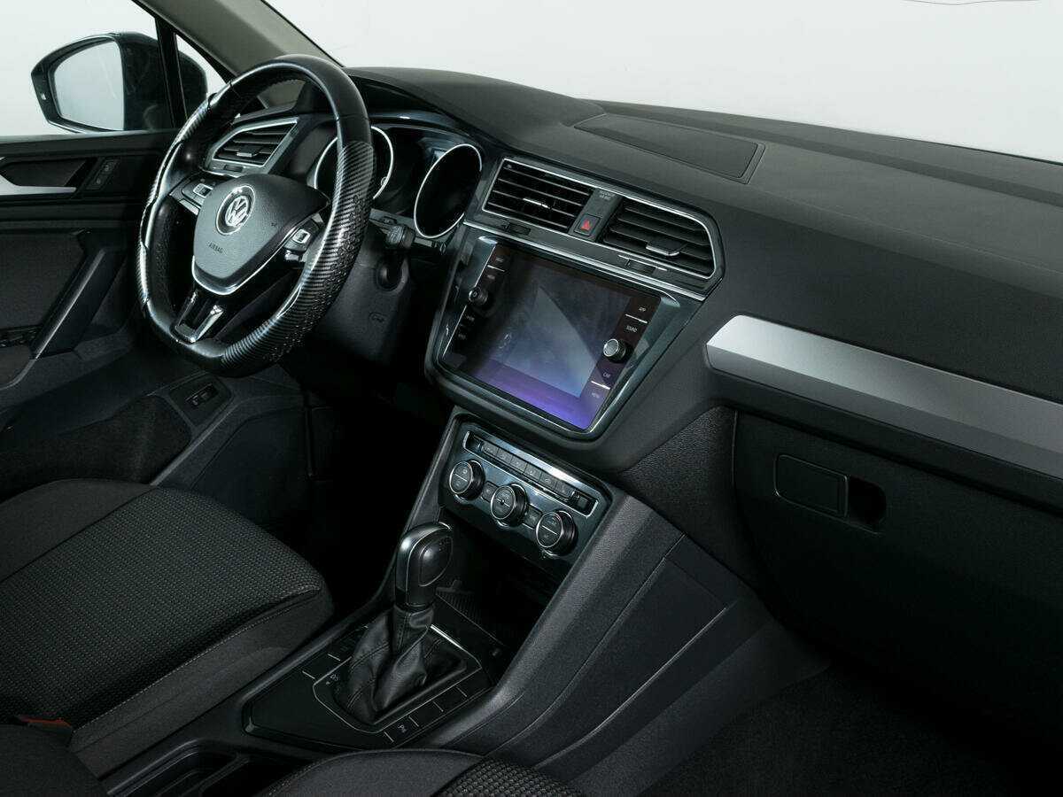 Volkswagen Tiguan, 2020 Фото №9