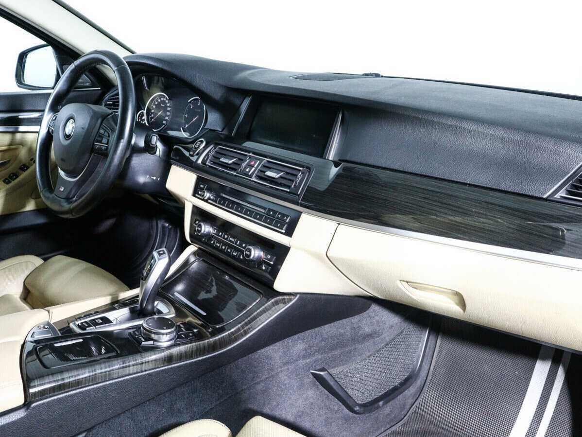 BMW 5 серии 530d xDrive, 2016 Фото №9