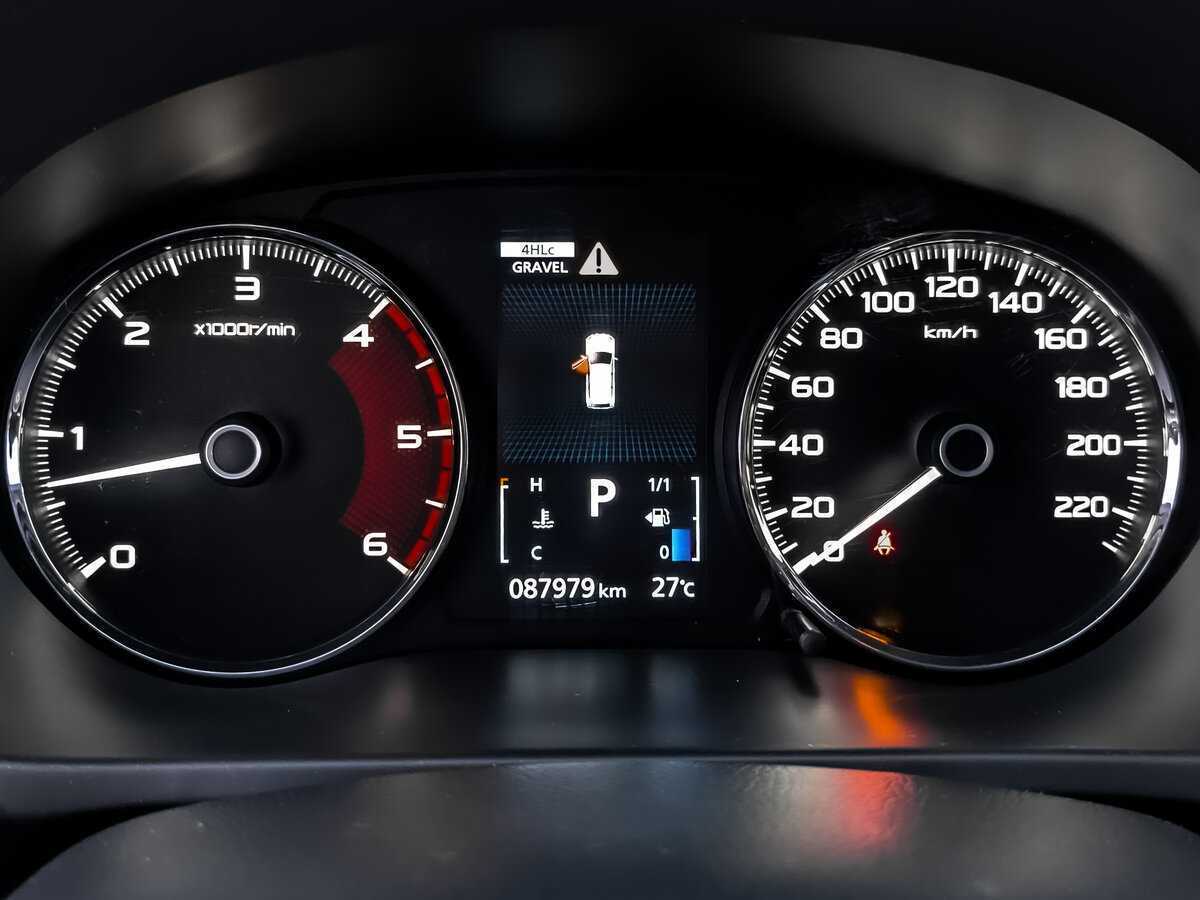 Mitsubishi Pajero Sport, 2018 Фото №12