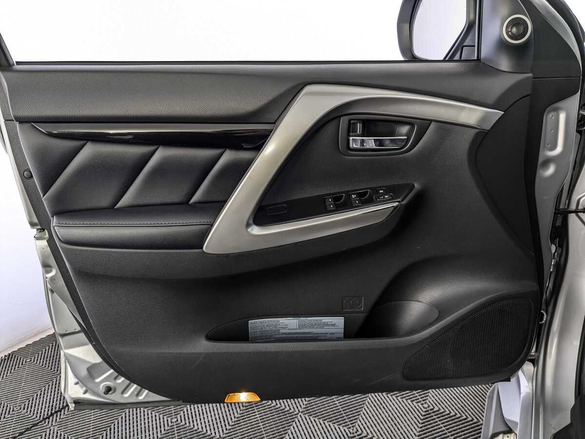 Mitsubishi Pajero Sport, 2018 Фото №15