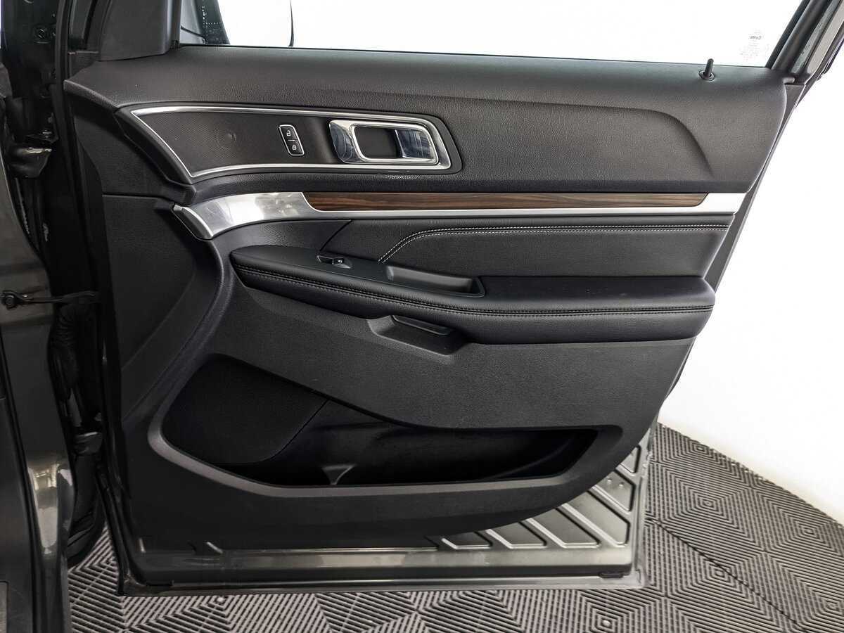 Ford Explorer, 2018 Фото №20