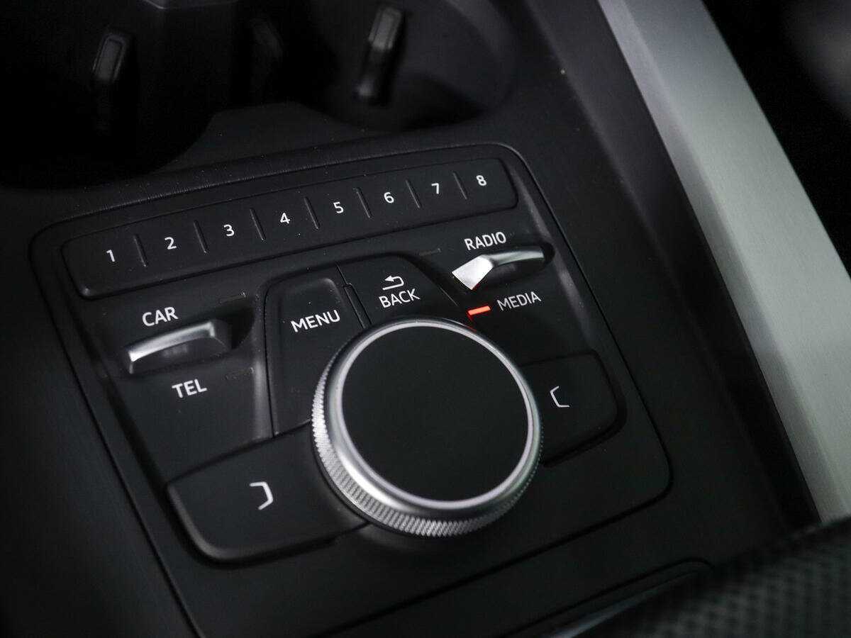 Audi A4, 2019 Фото №14