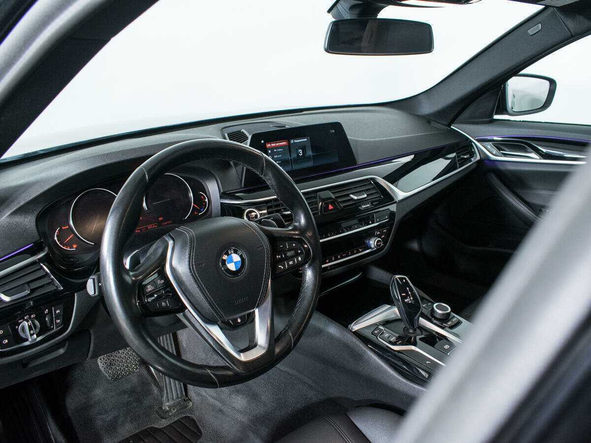 BMW 5 серии 520d xDrive, 2019 Фото №13