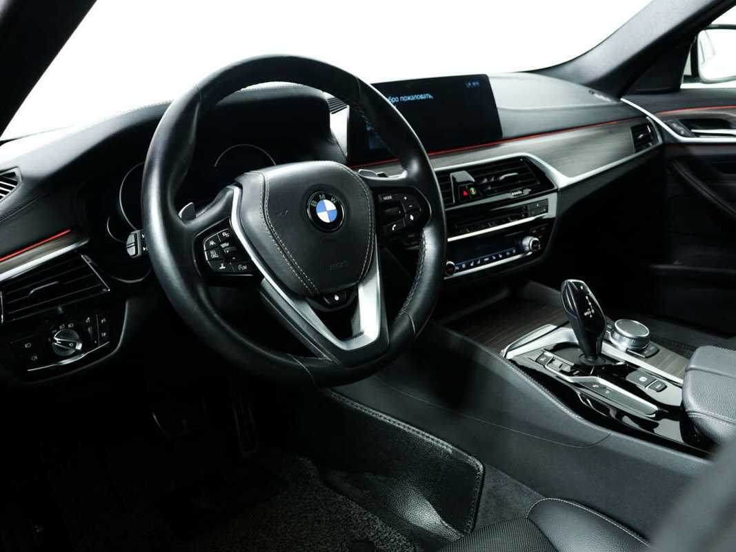 BMW 5 серии 520d xDrive, 2017 Фото №13