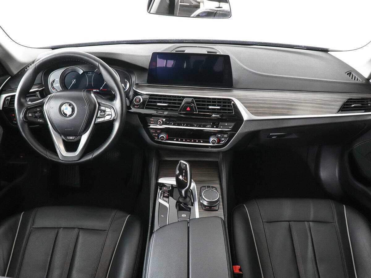 BMW 5 серии 520d xDrive, 2017 Фото №11