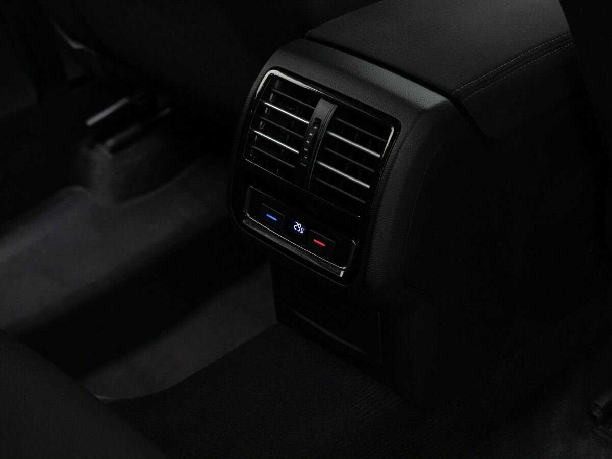 Volkswagen Passat, 2018 Фото №10