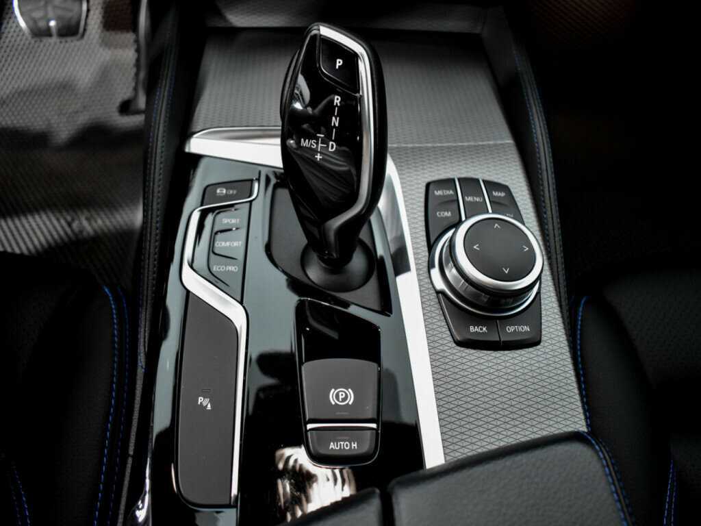 BMW 5 серии 520d xDrive, 2019 Фото №10