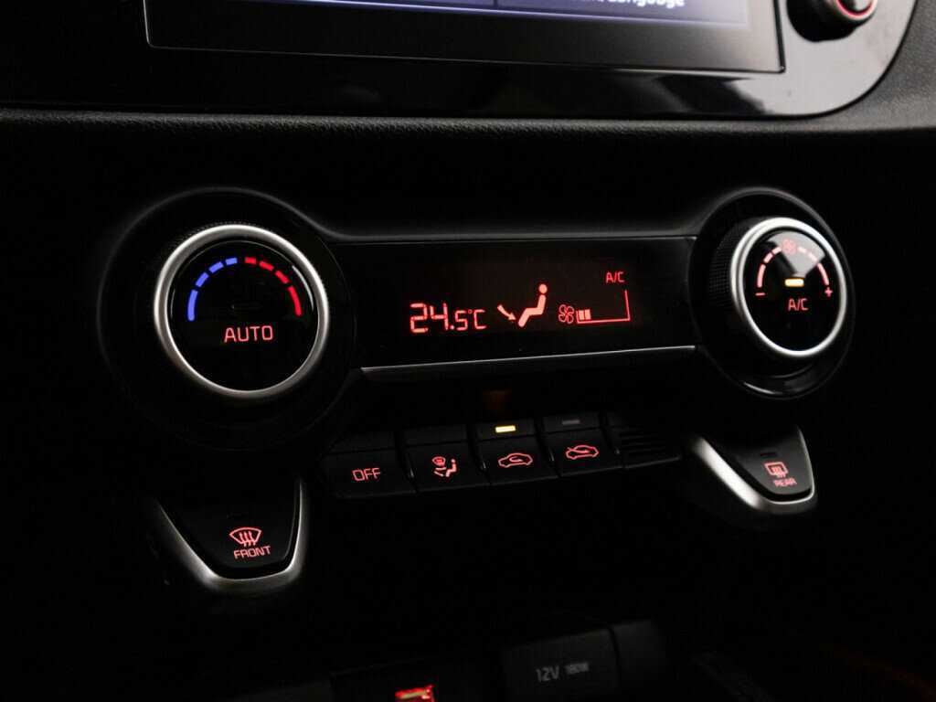 Kia Rio, 2021 Фото №17