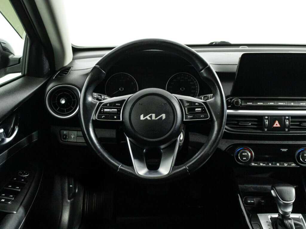 Kia Cerato, 2022 Фото №19