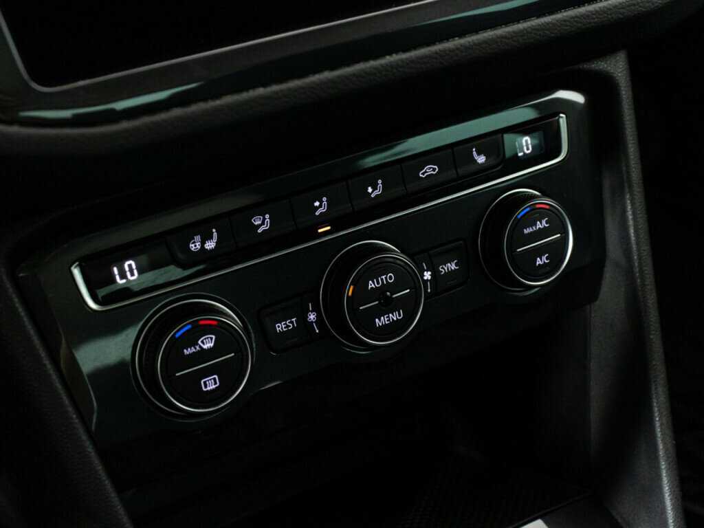 Volkswagen Tiguan, 2019 Фото №18