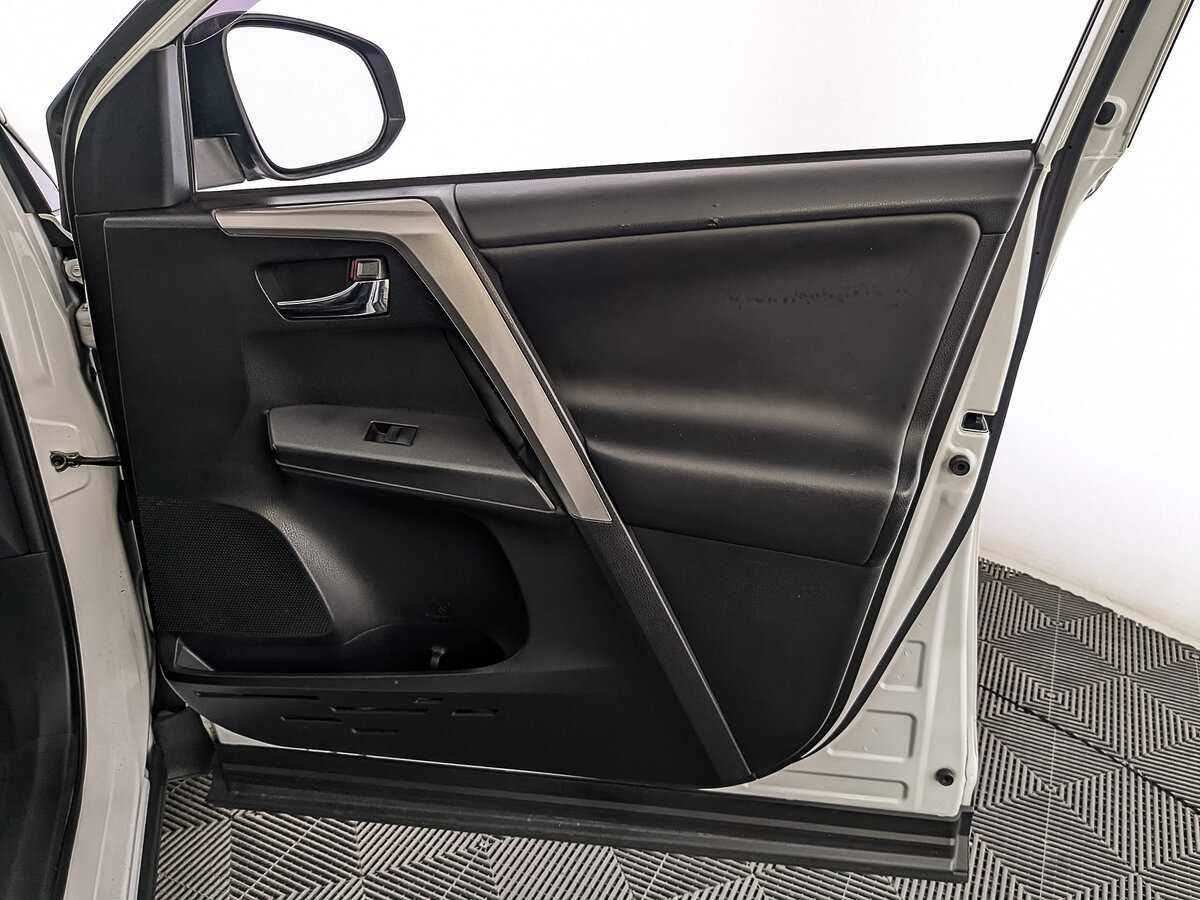 Toyota RAV4, 2018 Фото №23