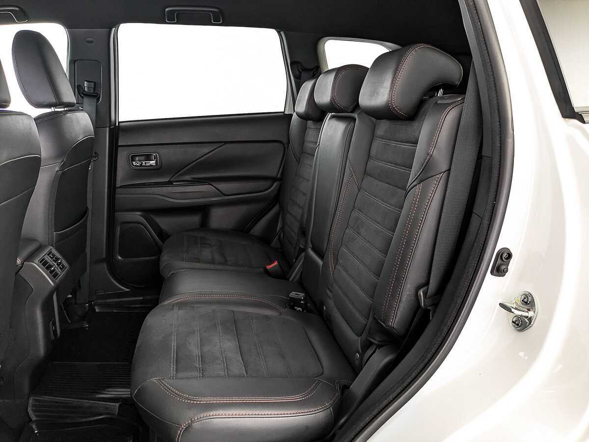 Mitsubishi Outlander, 2022 Фото №18