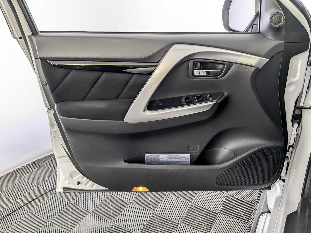 Mitsubishi Pajero Sport, 2018 Фото №19