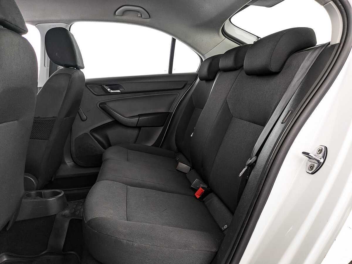 Skoda Rapid, 2017 Фото №17