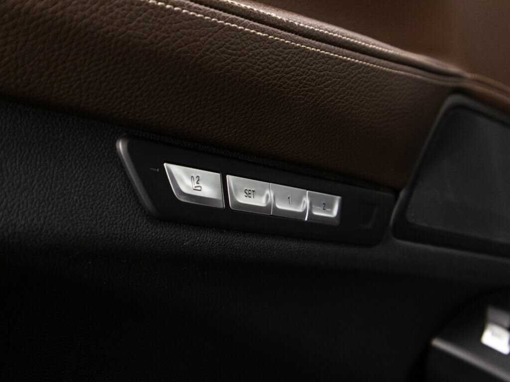 BMW 7 серии 730i, 2016 Фото №16