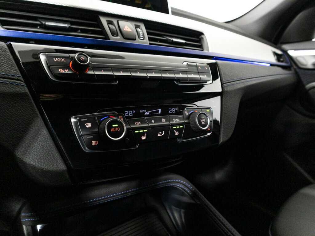 BMW X1 20i xDrive, 2020 Фото №17