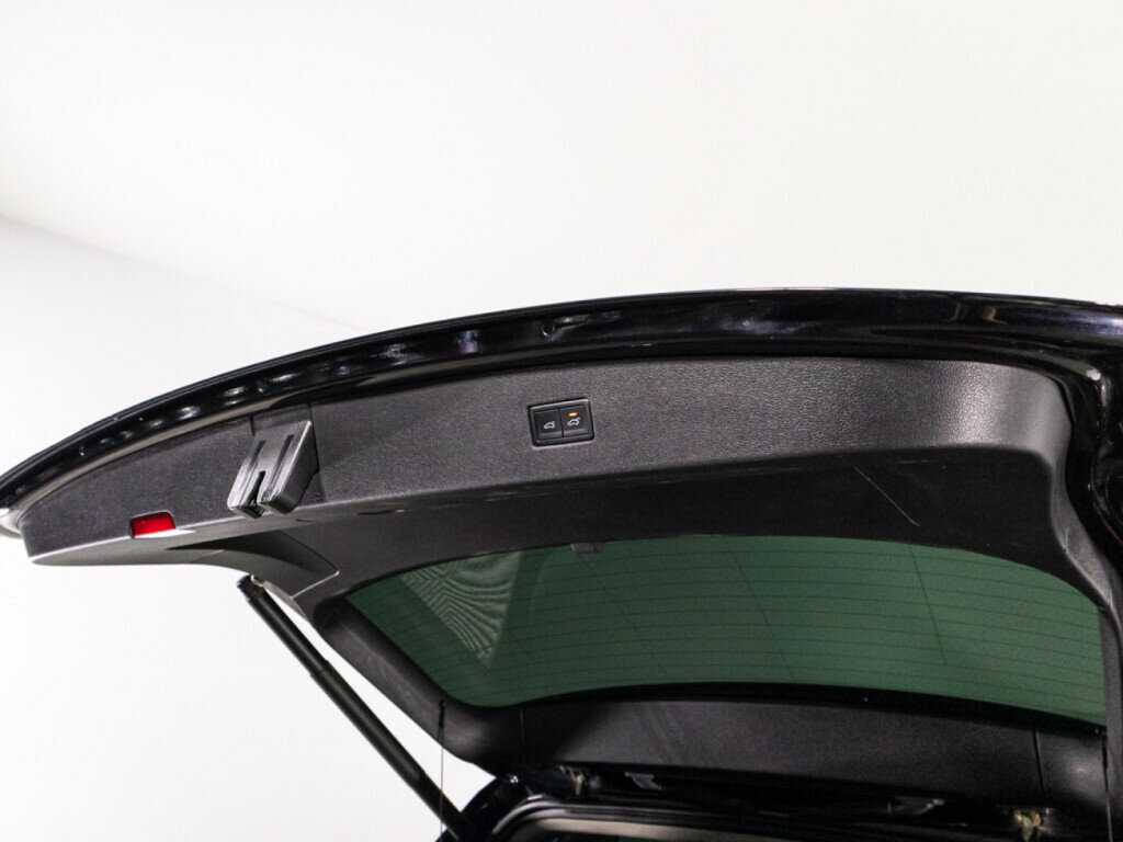 Volkswagen Tiguan, 2019 Фото №16