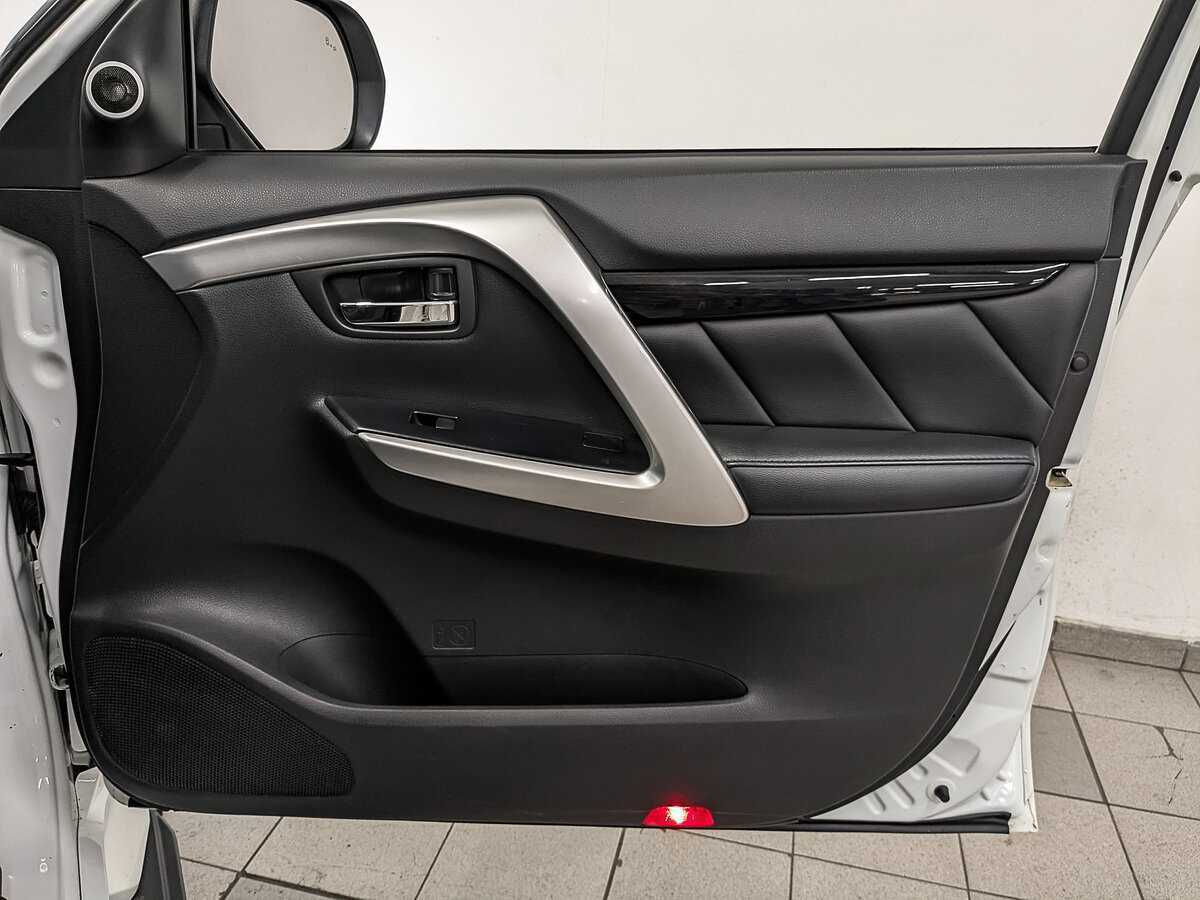 Mitsubishi Pajero Sport, 2017 Фото №22