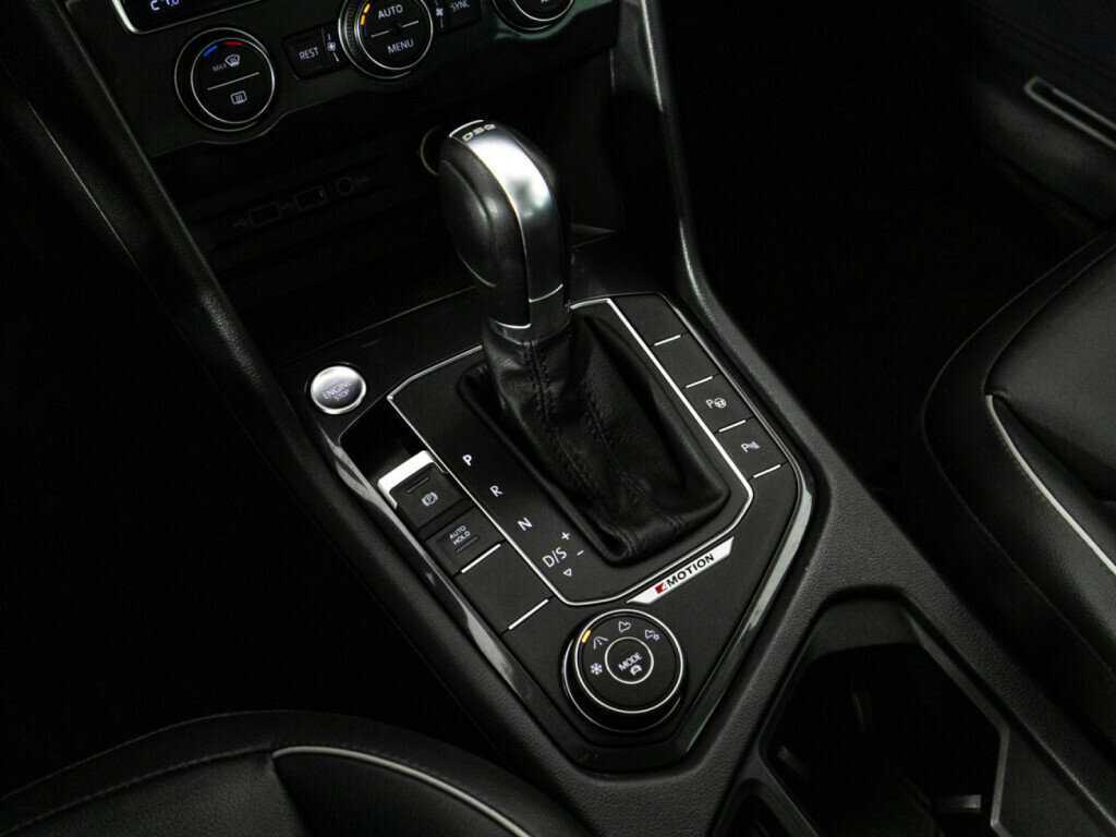 Volkswagen Tiguan, 2018 Фото №18