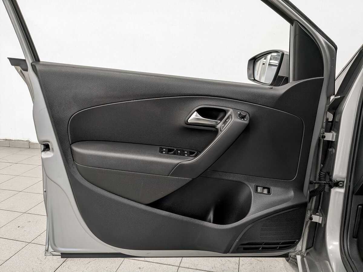 Volkswagen Polo, 2018 Фото №19