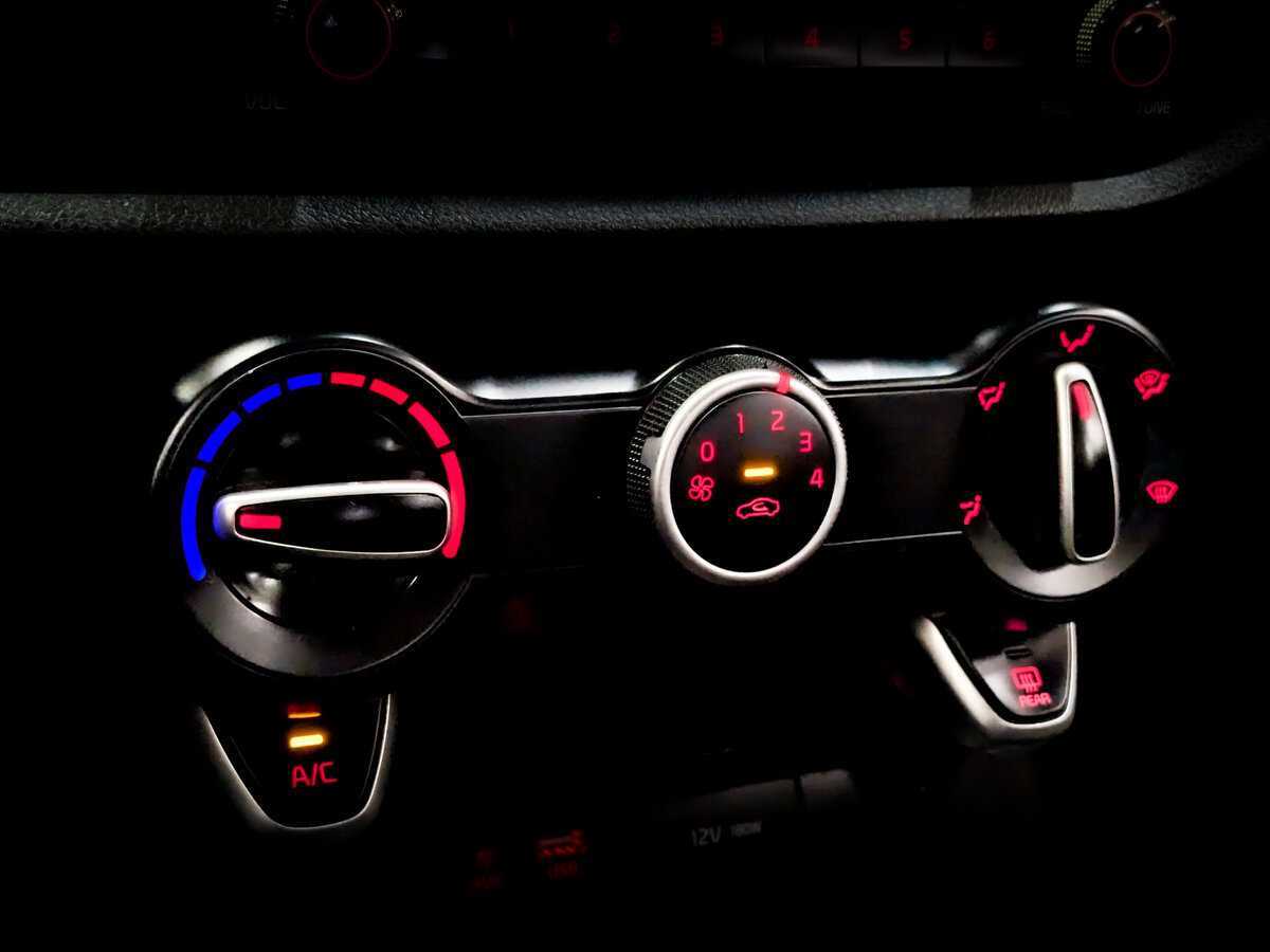 Kia Rio X-Line, 2020 Фото №23