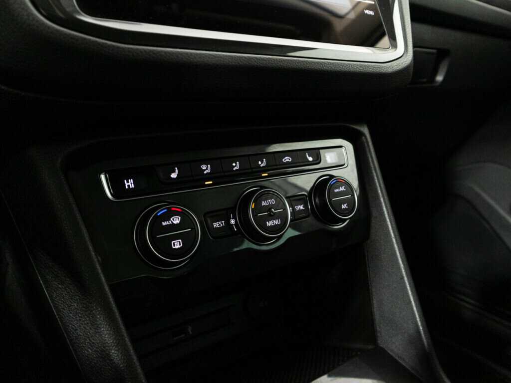 Volkswagen Tiguan, 2019 Фото №17