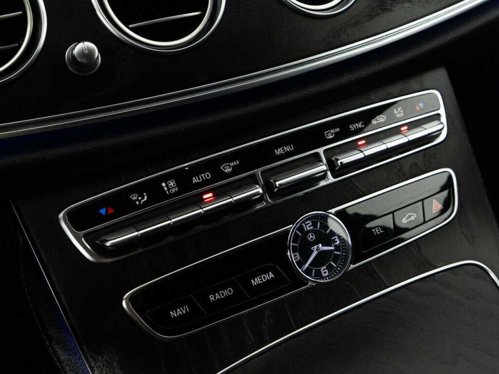 Mercedes-Benz E-Класс 200, 2019 Фото №18