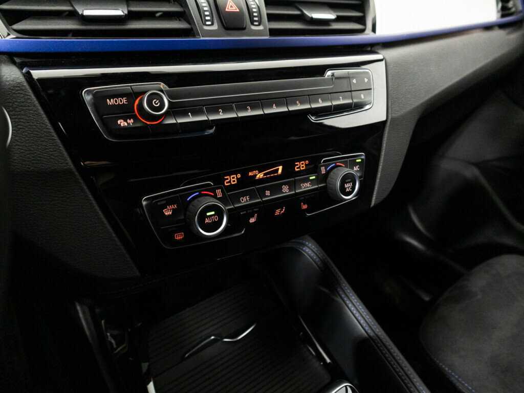 BMW X1 20i xDrive, 2019 Фото №17
