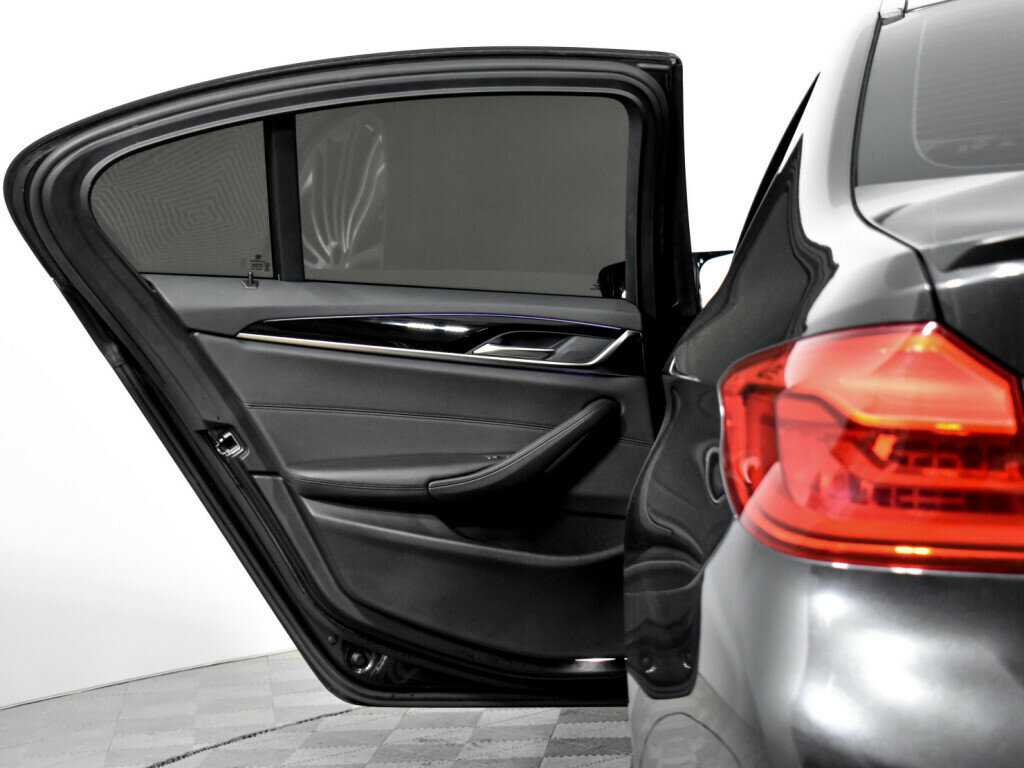 BMW 5 серии 520i, 2018 Фото №16