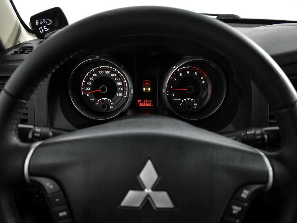 Mitsubishi Pajero, 2013 Фото №23