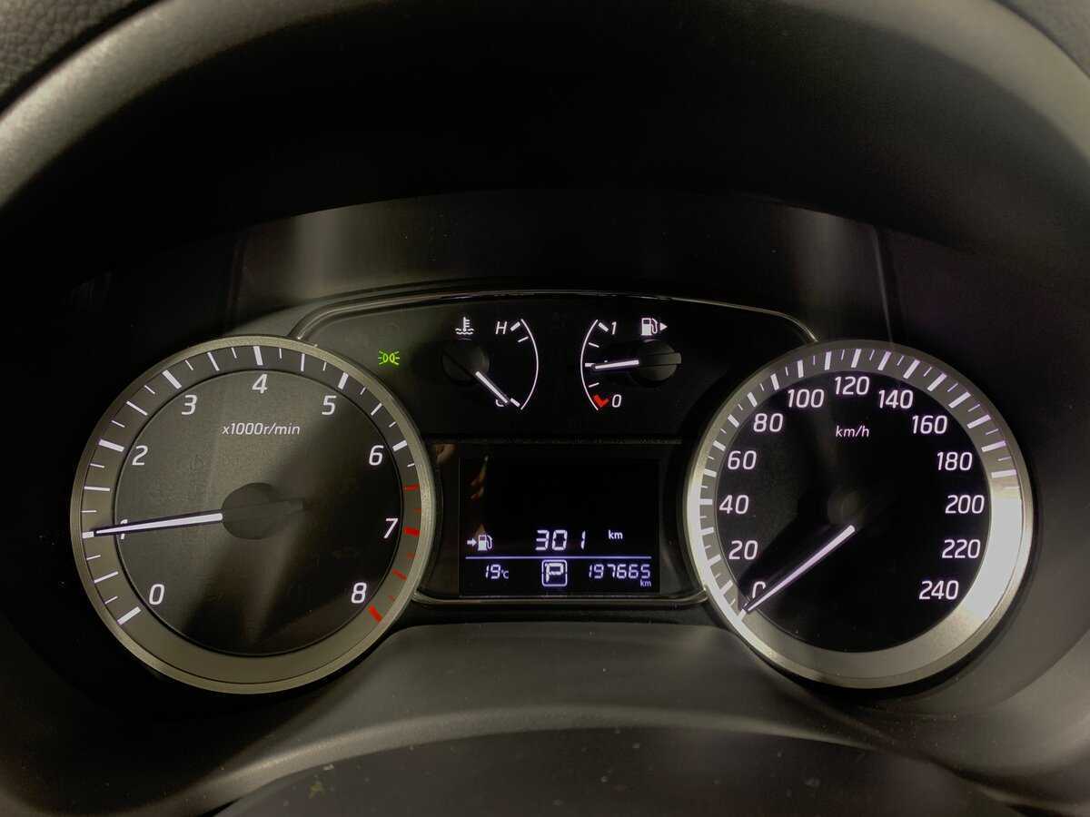 Nissan Tiida, 2015 Фото №15