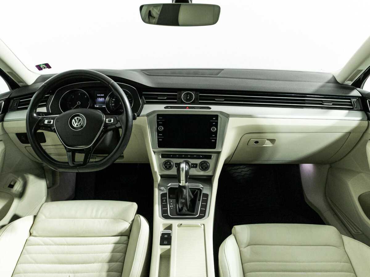 Volkswagen Passat, 2018 Фото №13