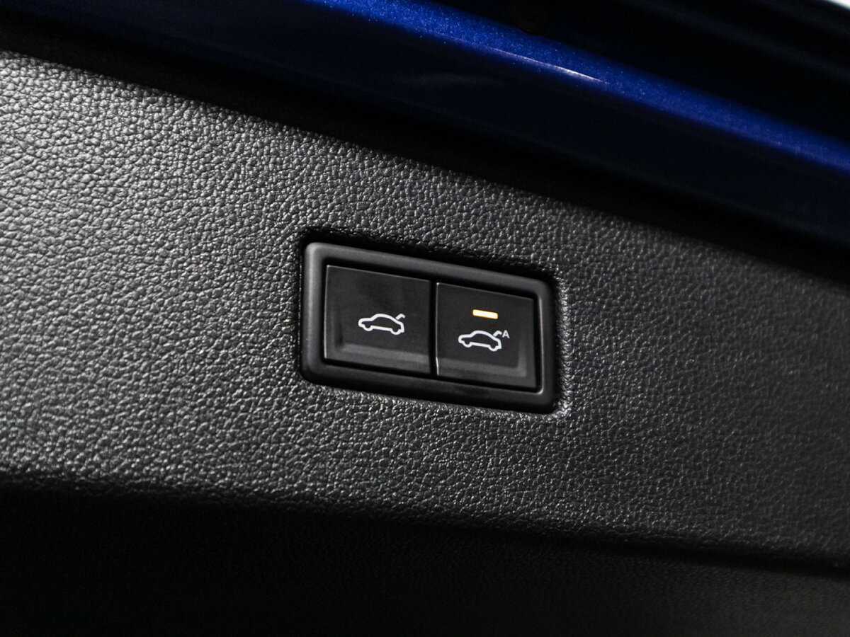 Volkswagen Tiguan, 2018 Фото №16