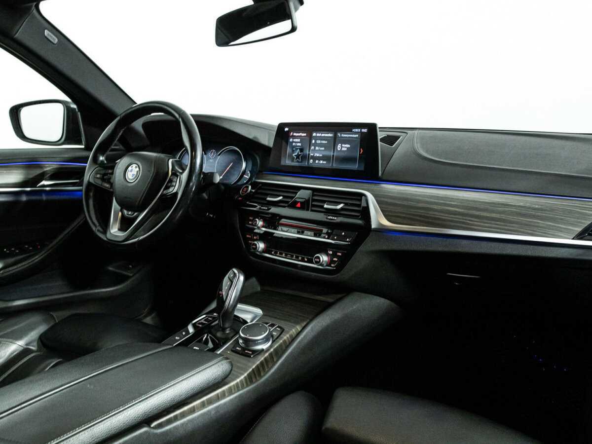 BMW 5 серии 530i xDrive, 2017 Фото №9