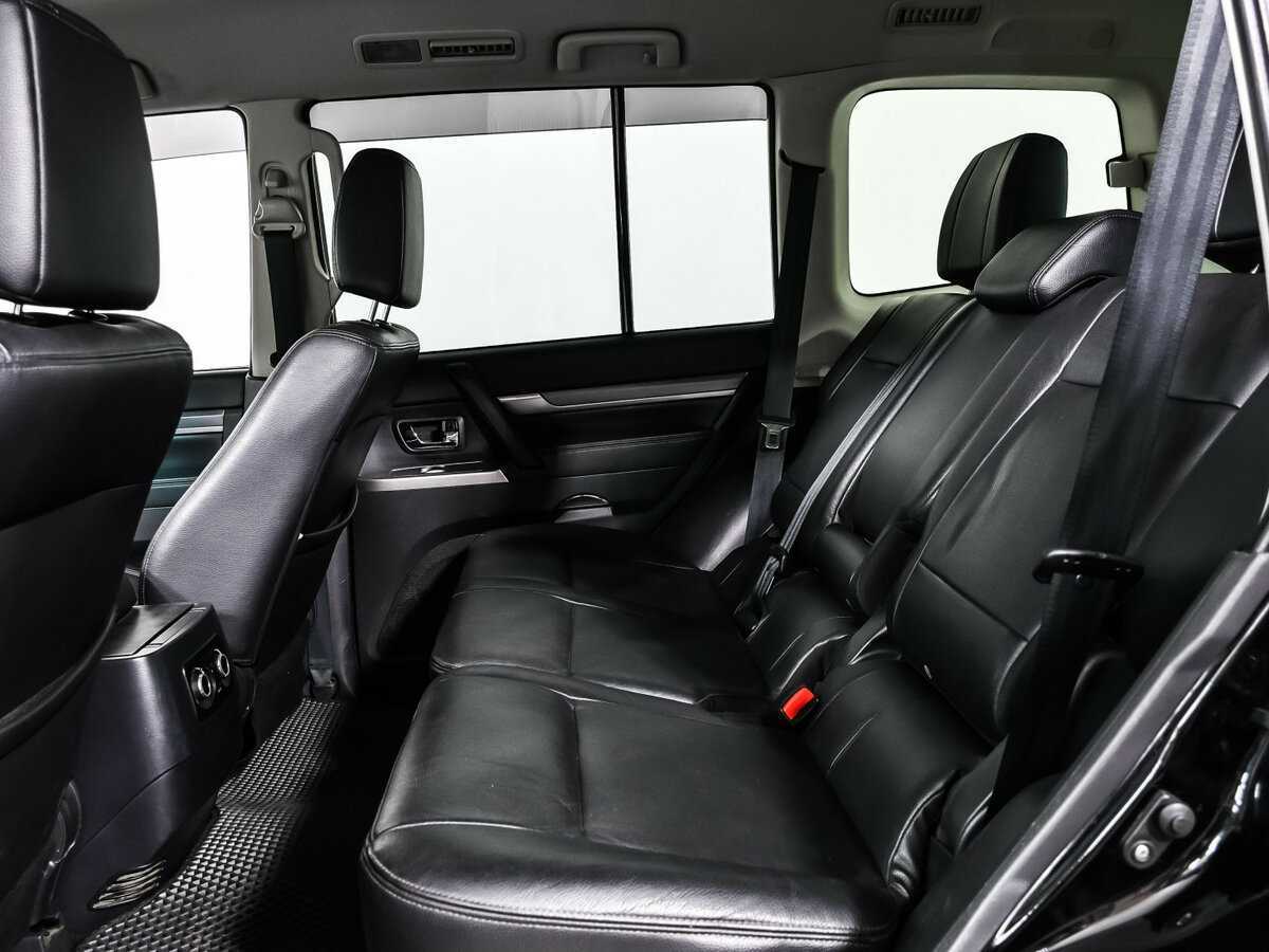 Mitsubishi Pajero, 2015 Фото №13