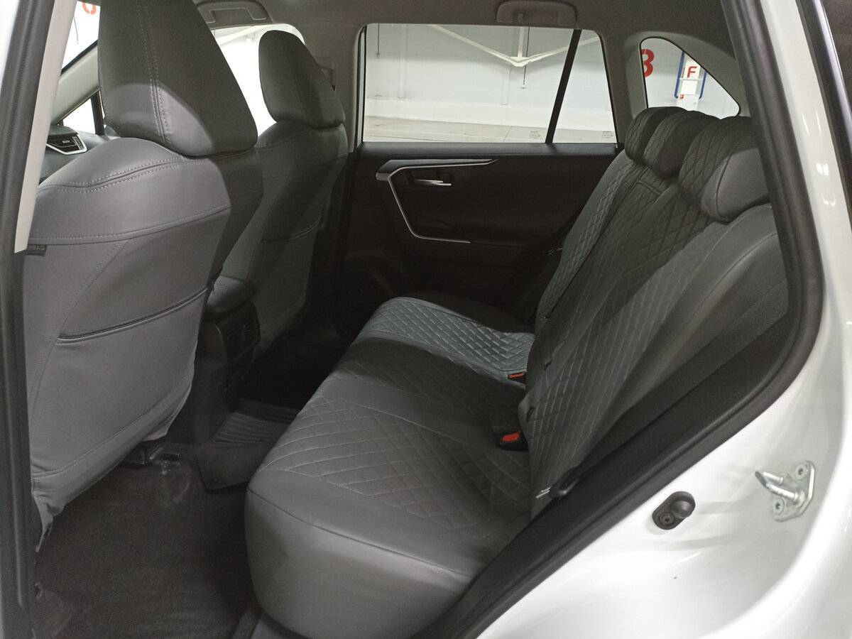 Toyota RAV4, 2021 Фото №12