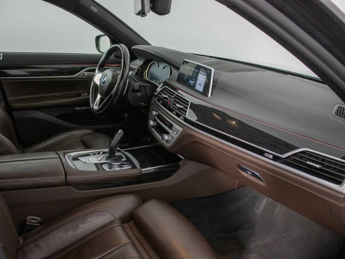 BMW 7 серии 730i, 2017 Фото №10