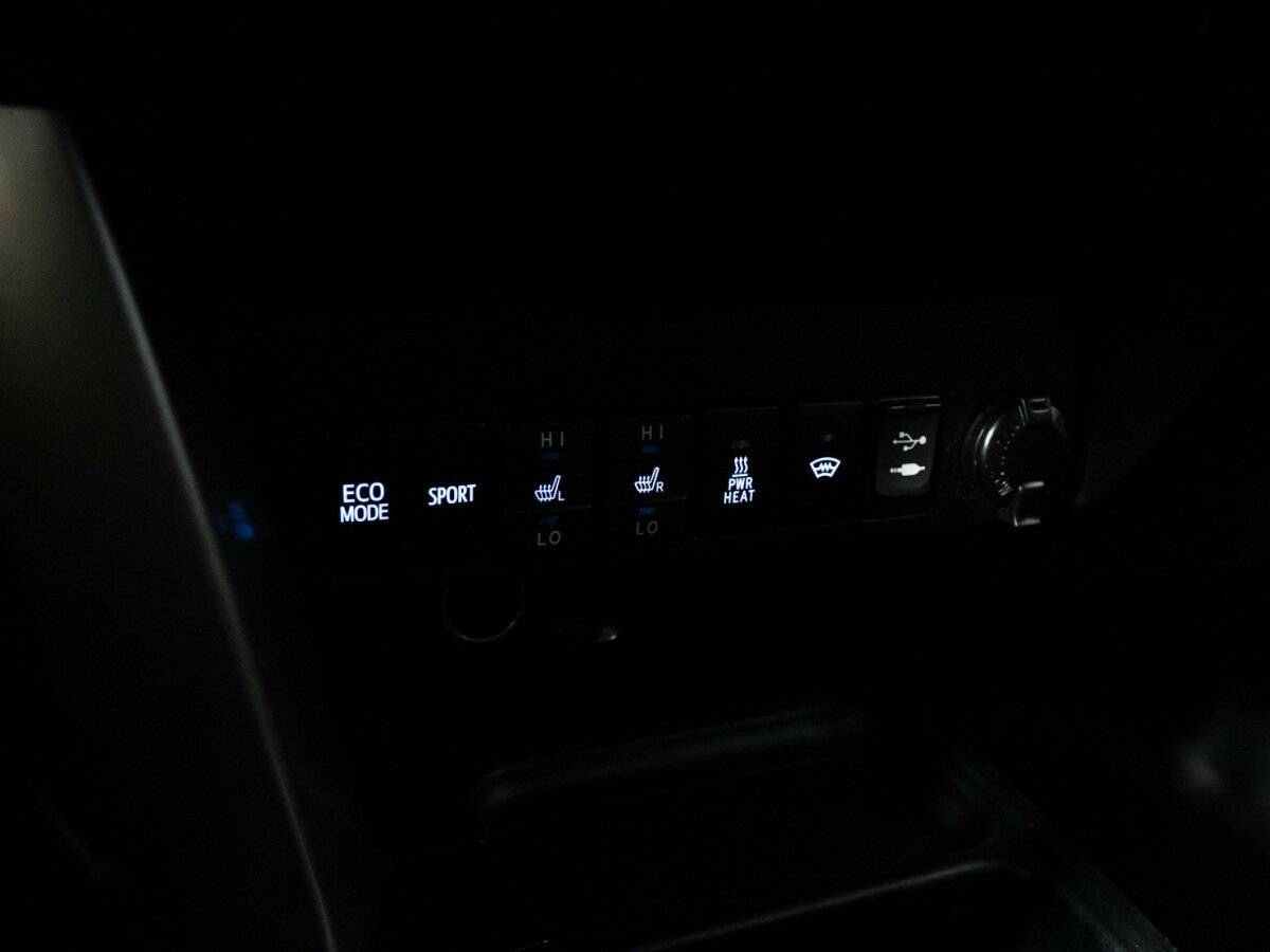 Toyota RAV4, 2018 Фото №19