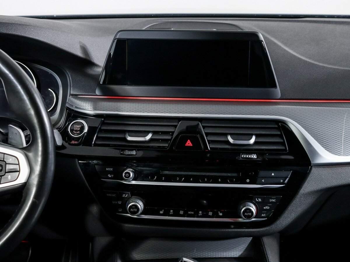 BMW 5 серии 520d xDrive, 2019 Фото №10