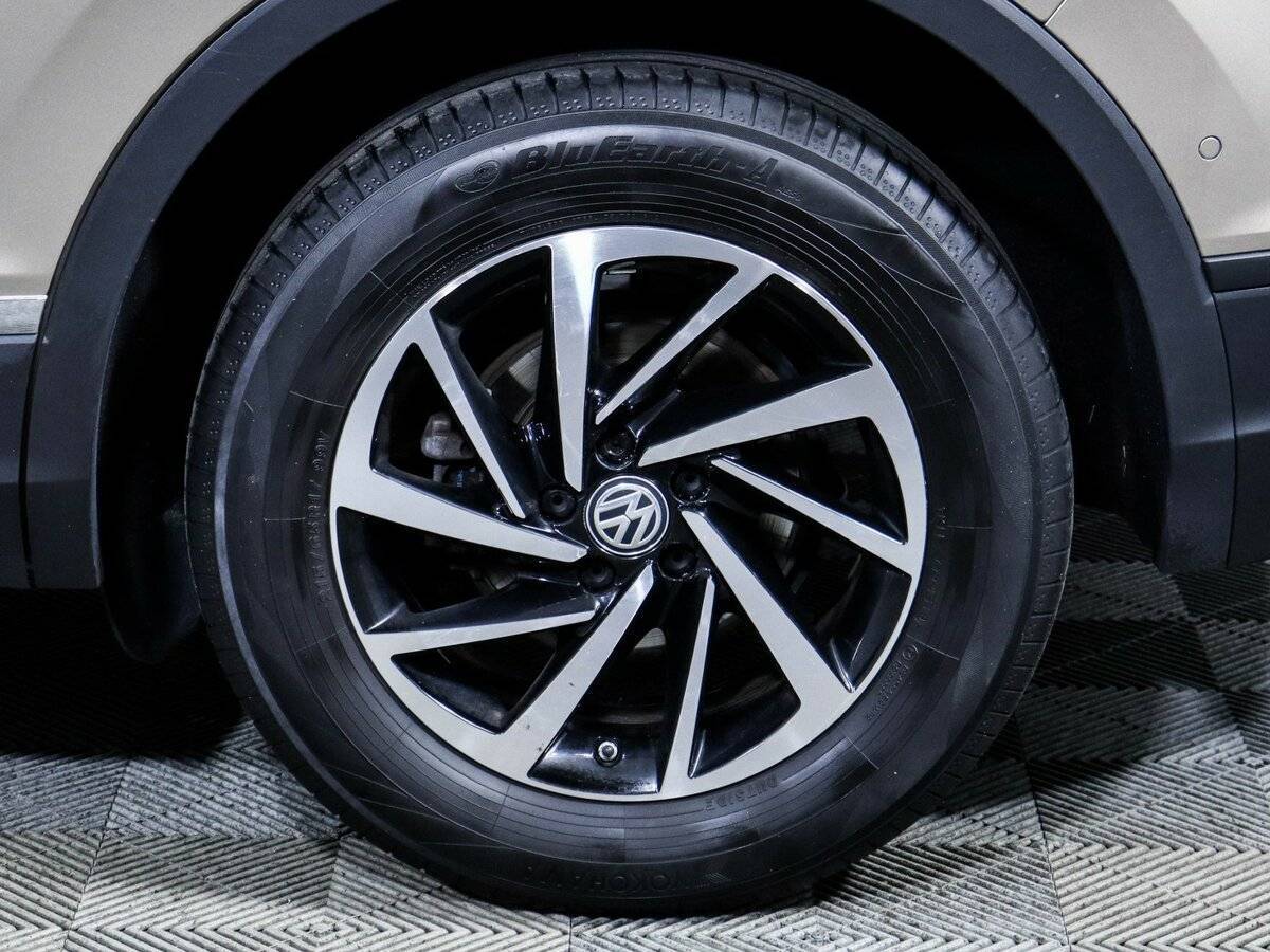 Volkswagen Tiguan, 2018 Фото №12