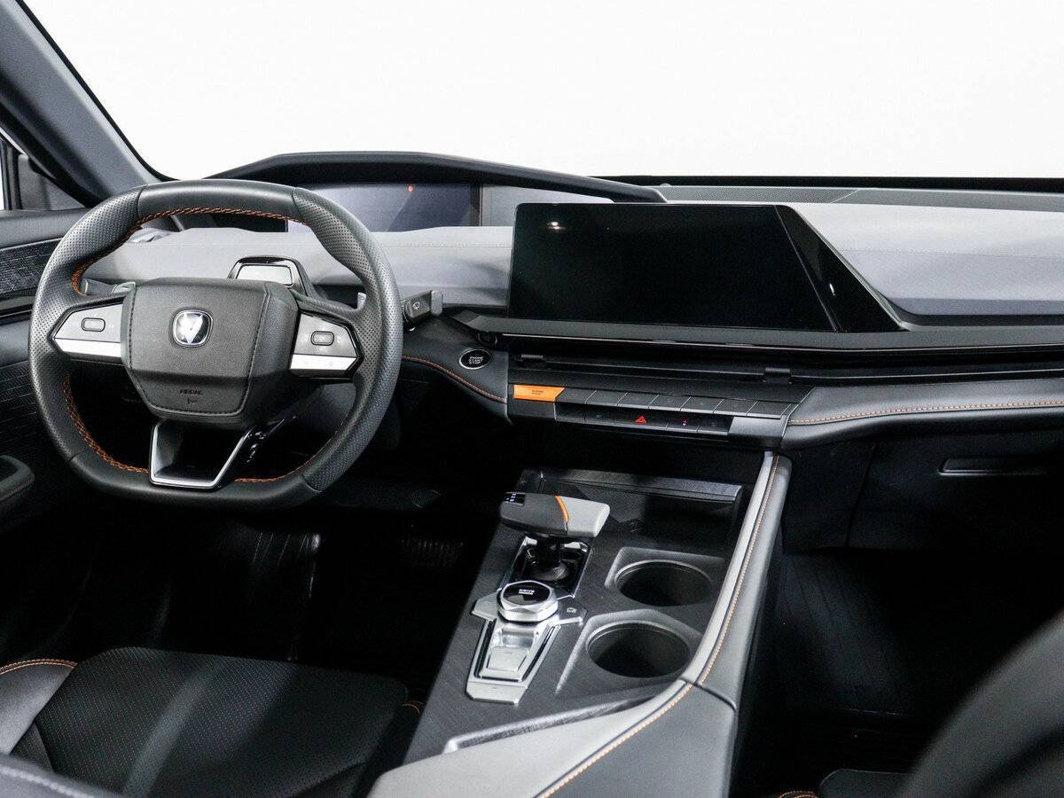 Changan UNI-V, 2023 Фото №12