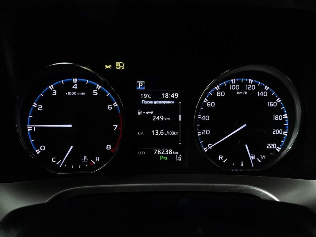 Toyota RAV4, 2018 Фото №12