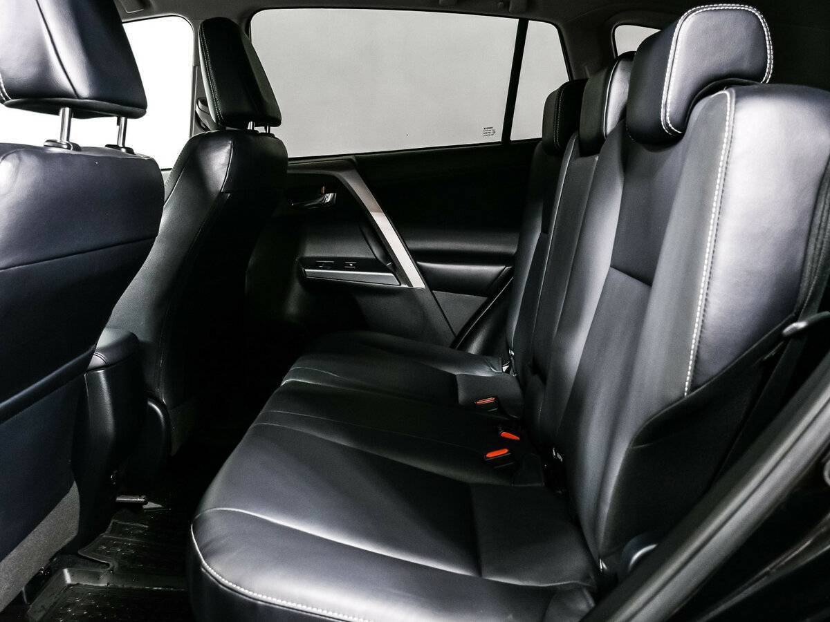 Toyota RAV4, 2017 Фото №12