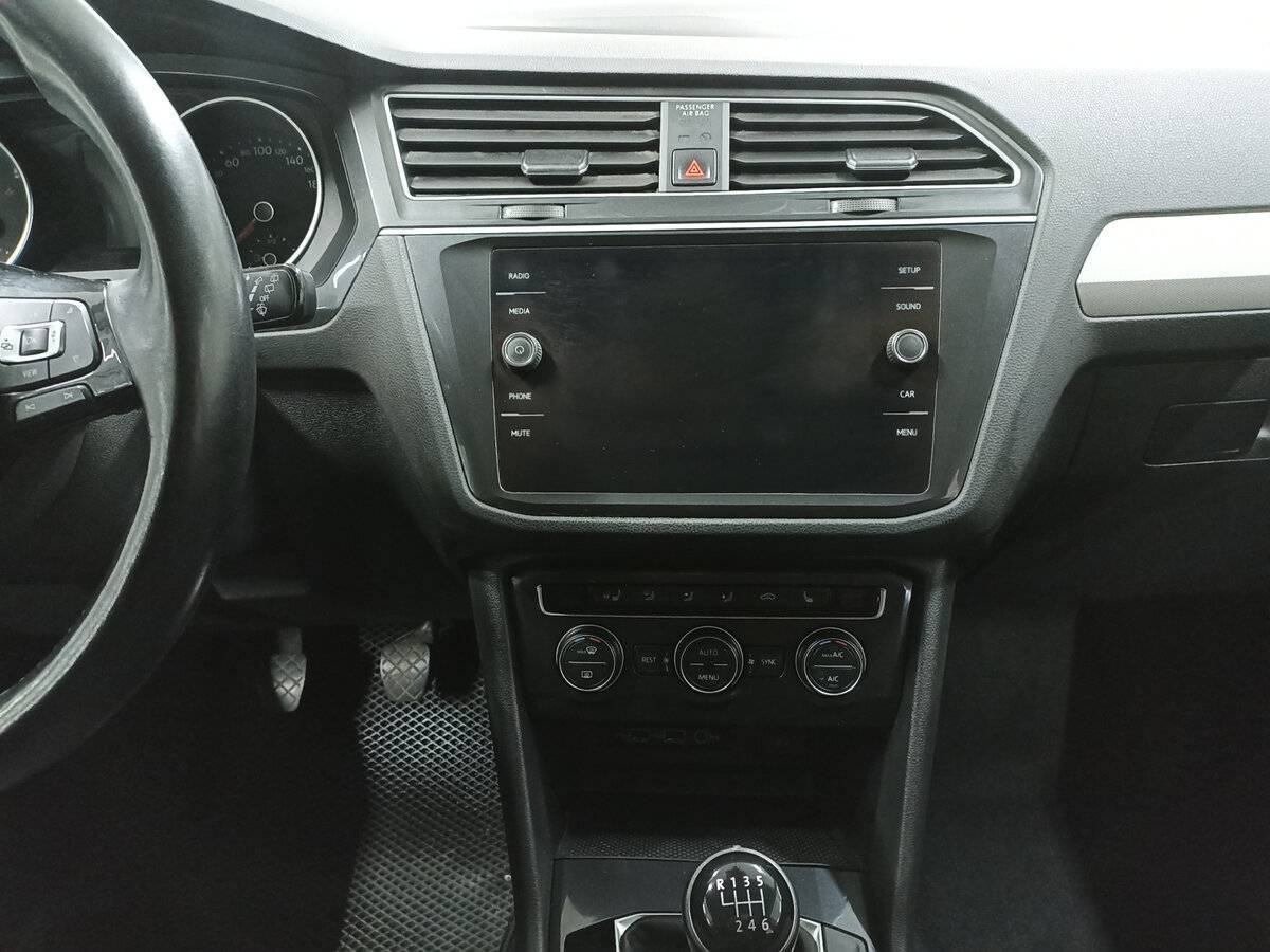 Volkswagen Tiguan, 2019 Фото №15