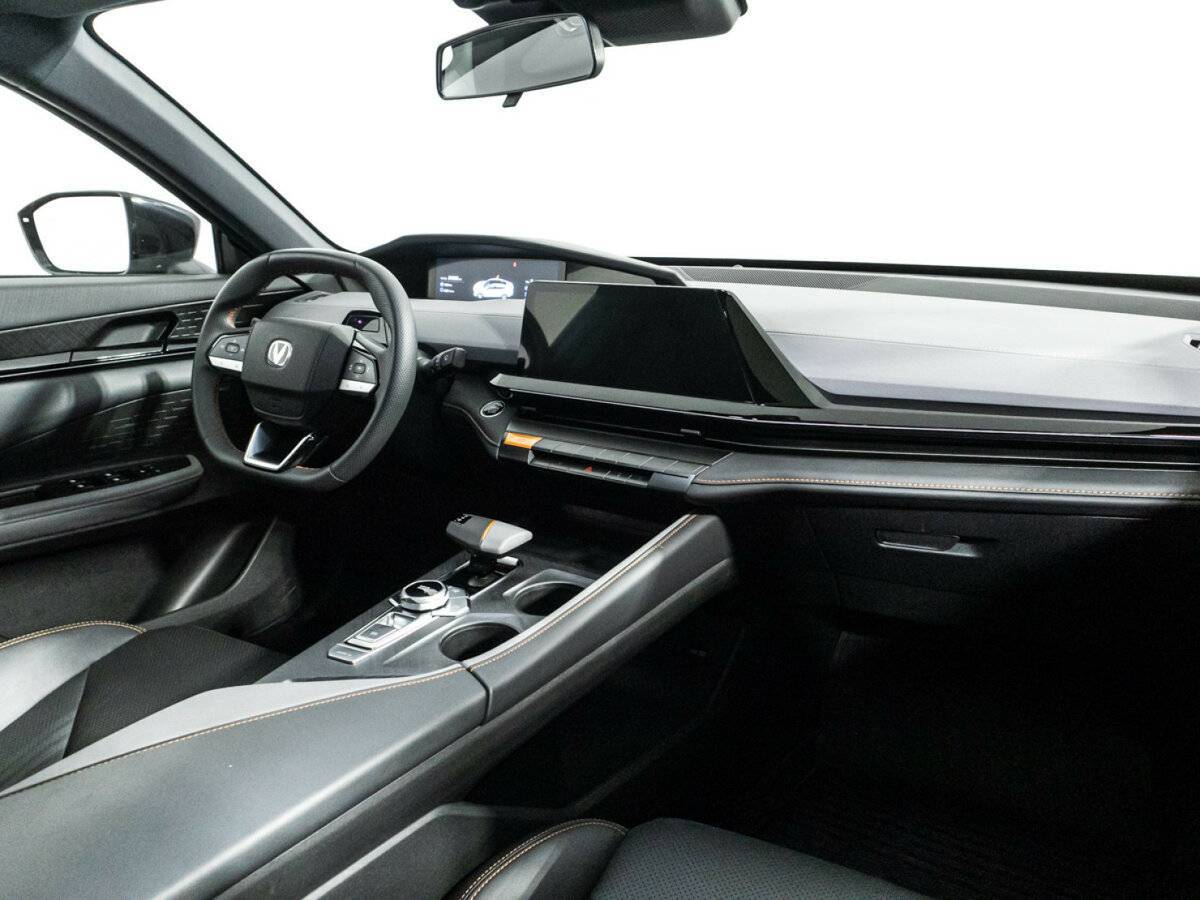 Changan UNI-V, 2023 Фото №9